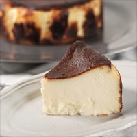 白金バスクチーズケーキ〔4号(φ12cm、約360g)〕