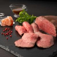 山形 グルメ小僧万吉 米沢牛 モモ肉 ローストビーフキット〔モモ塊肉600g、調味料、専用おろし金〕