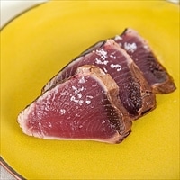 uoya 勝浦 サラヤ保崎商店 一本釣り 鰹たたき〔かつおたたき3節(計800g)、塩5g〕