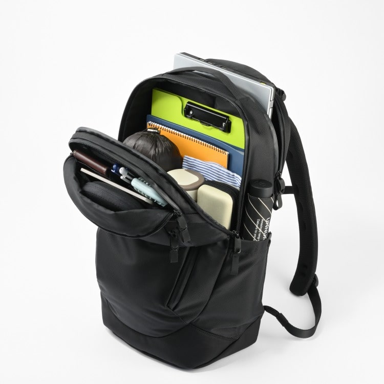 荷物の仕分けがしやすい2気室構造