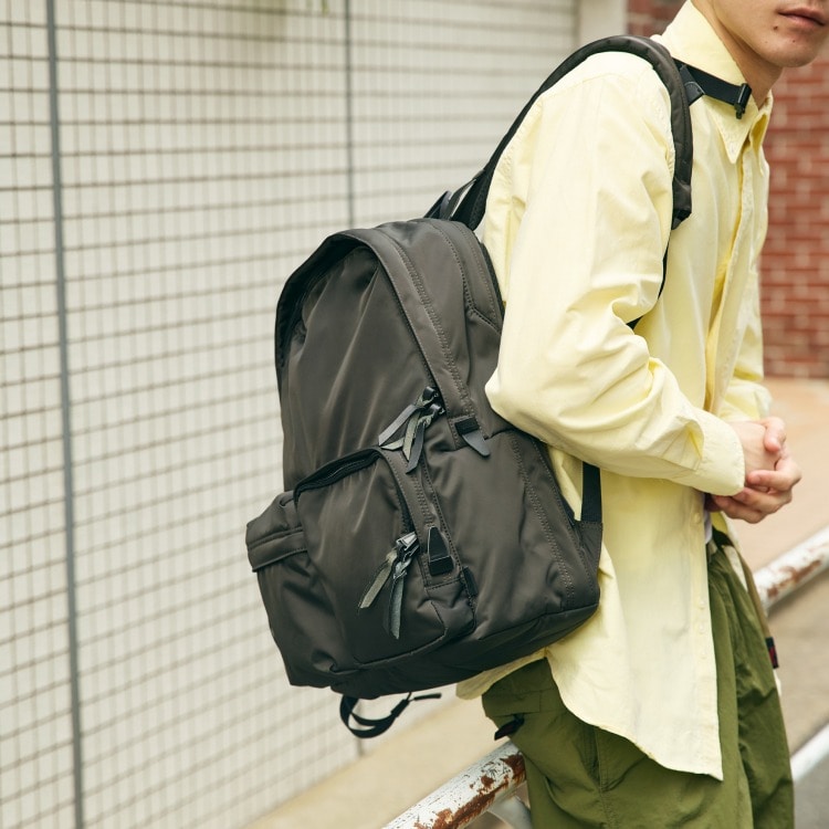 着用カラー:09グレー