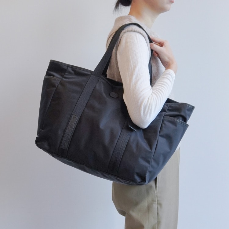 着用カラー 01:ブラック