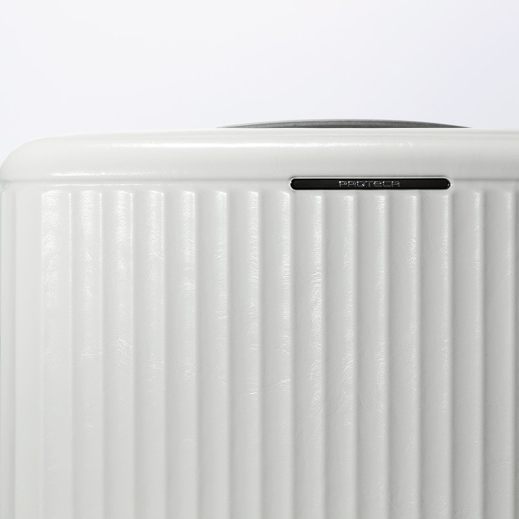 「亜麻色」×シボ革/柔らかな生成り色に、革の表情を再現した加工