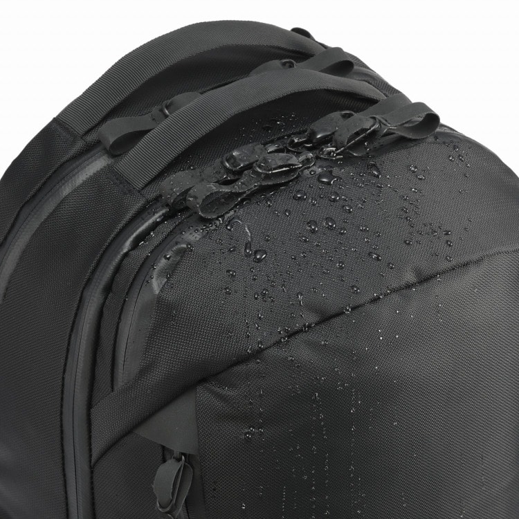 雨に濡れても安心の生地素材