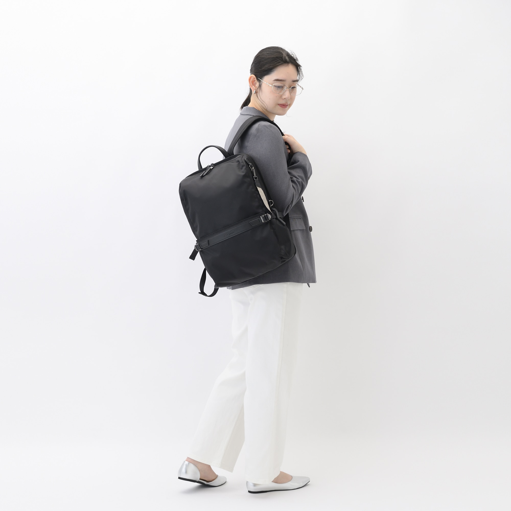 W&.Day/Night リッカ2 スクエアリュック B4サイズ 15.6インチPC収納 19153 01:ブラック B4/15.6インチPC収納