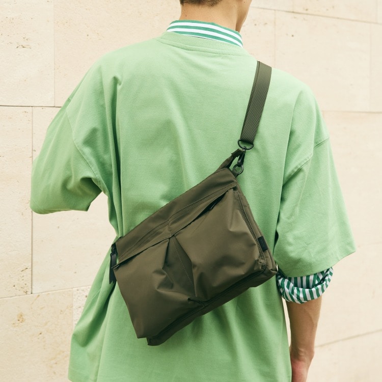 UNTRACK CITY/3LS サコッシュM 60373 04:カーキ サコッシュM