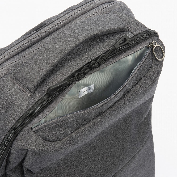 マスクなどの衛生用品の収納に適切な、抗ウイルス・抗菌加工のポケット