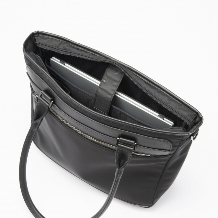 13.3インチノートPCの収納が可能