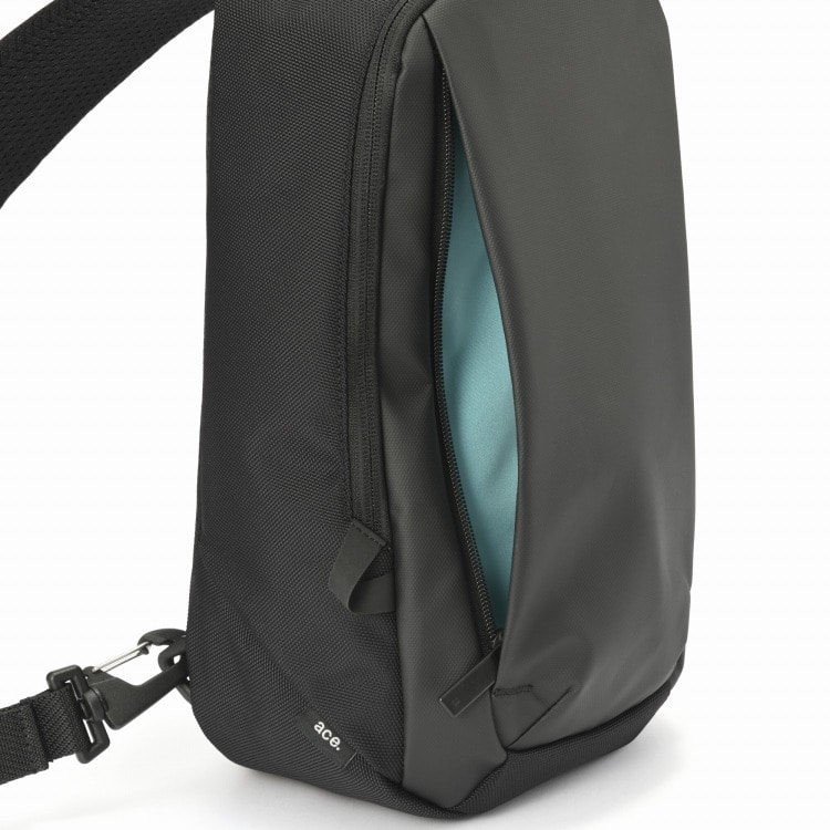 フロントファスナーポケット