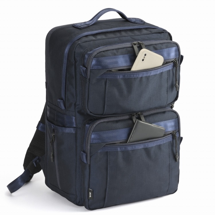 荷物の仕分けがしやすいフロントポケット部分