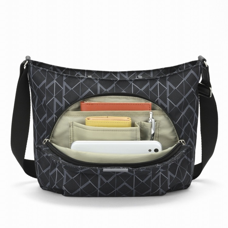 フロントポケット