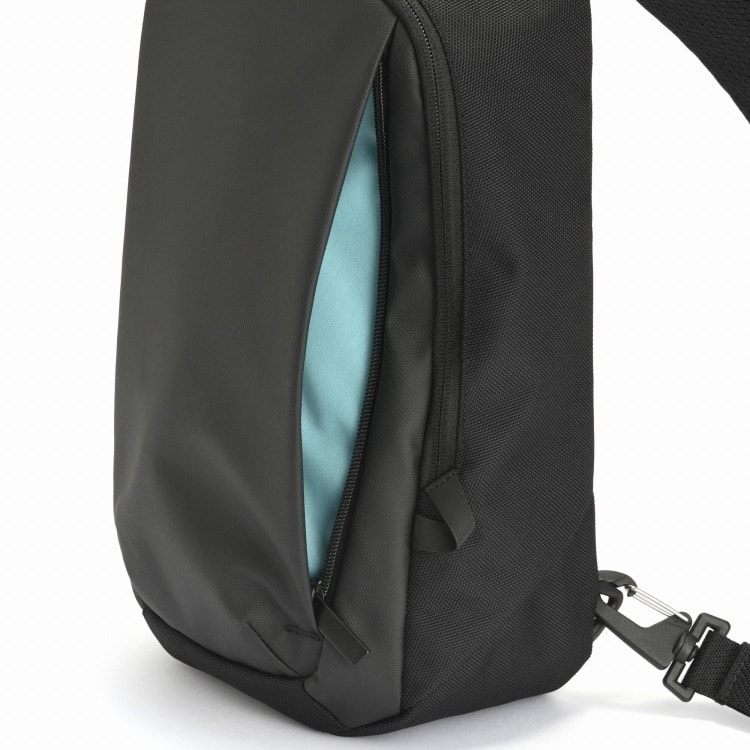 フロントファスナーポケット