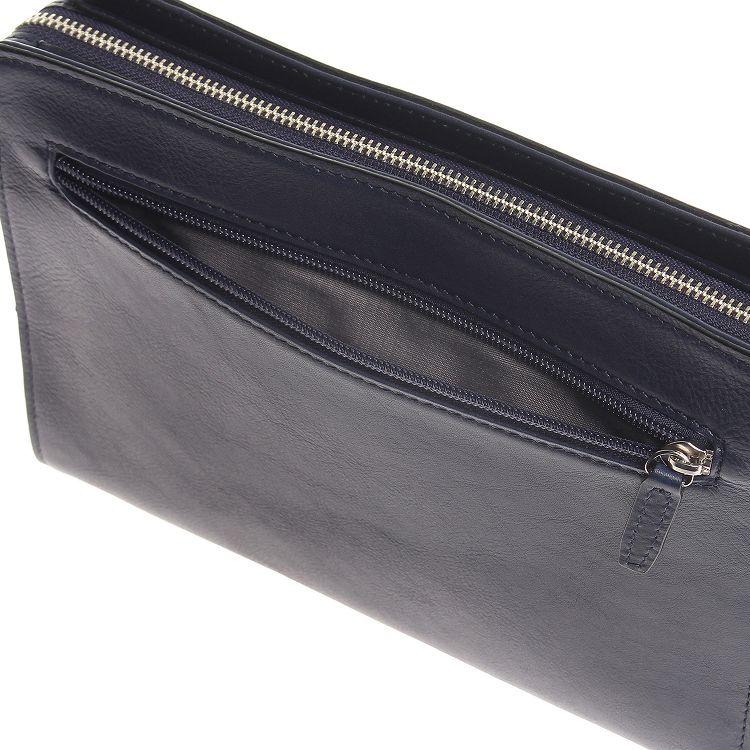 背面ファスナーポケット