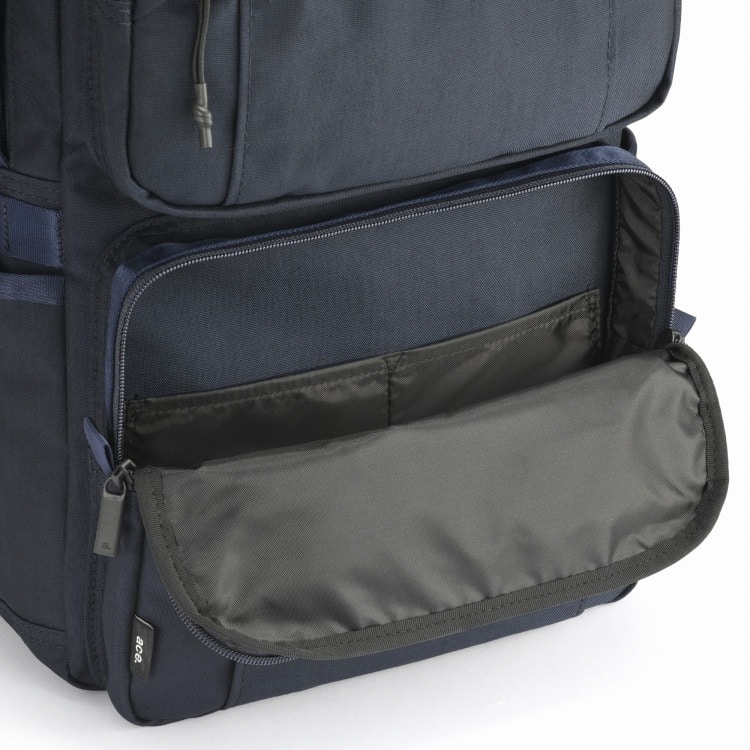 フロント下部ポケット