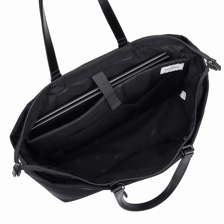 15.6インチクラスのノートPCが収納可能