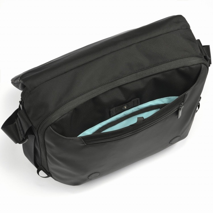 フロントポケット