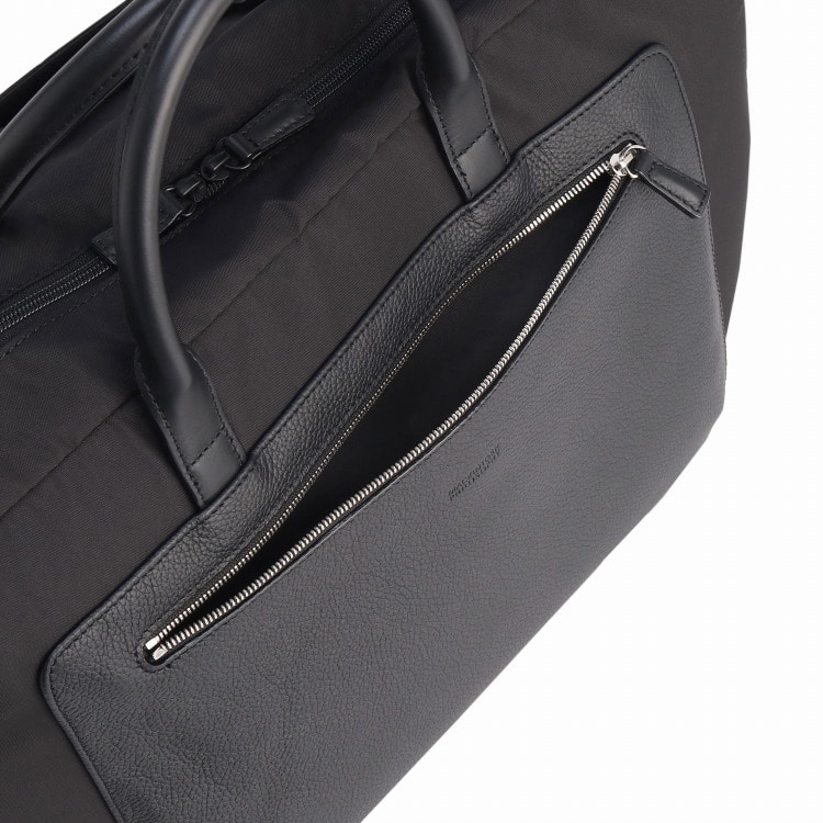 フロントポケット