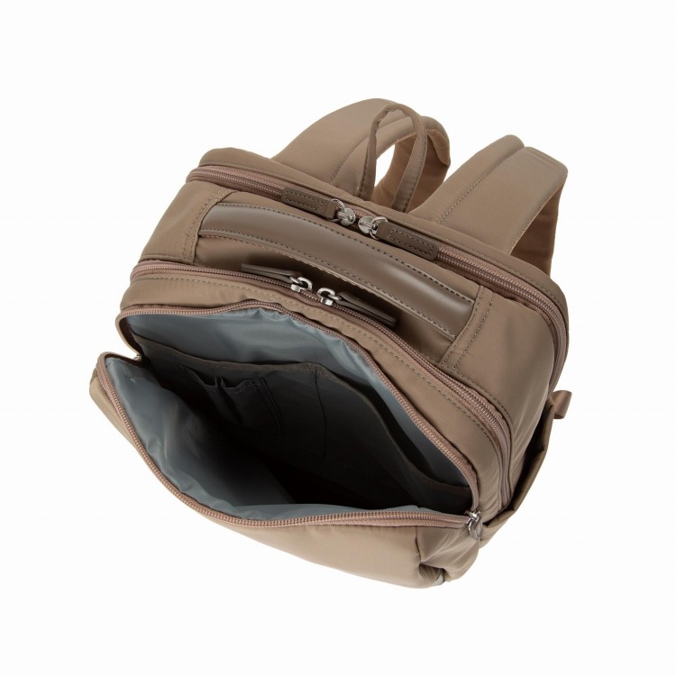 フロントポケット