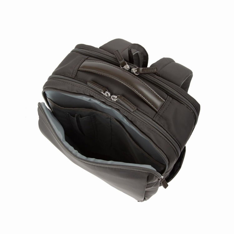 フロントポケット