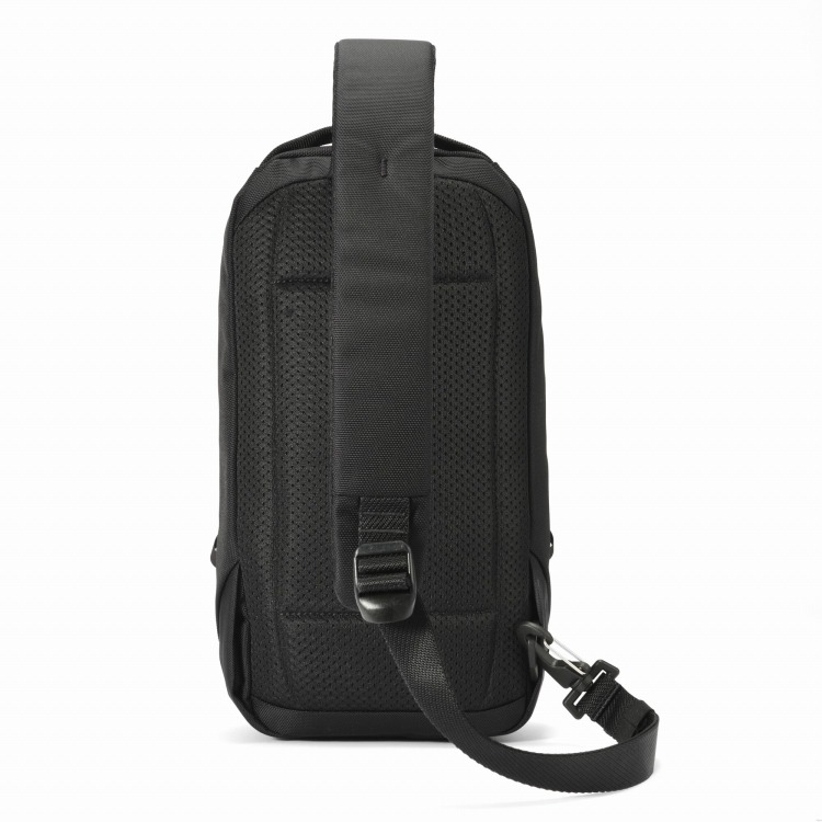 ショルダーは左右付け替え可能