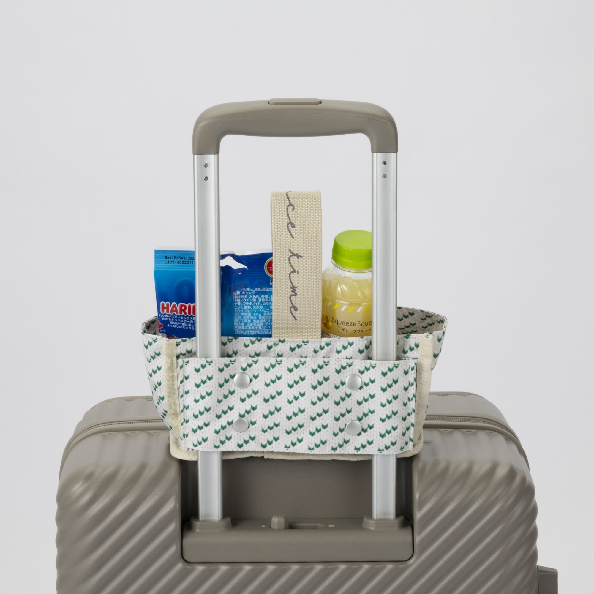 スーツケースのハンドルに取り付け可能