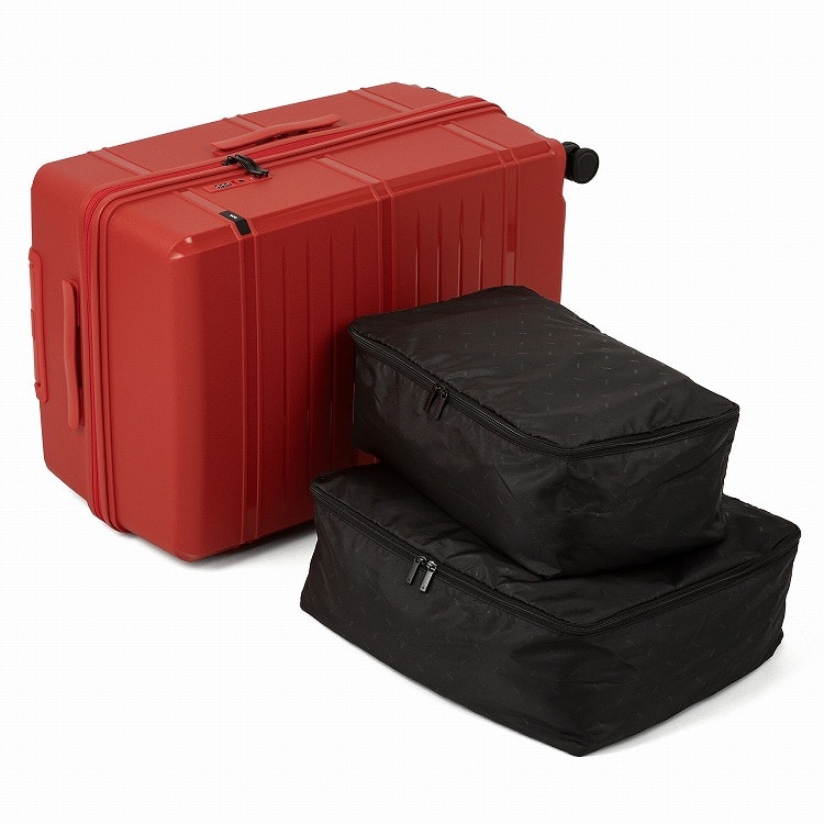 収納の仕分けに便利なインナーポーチが2個付属します