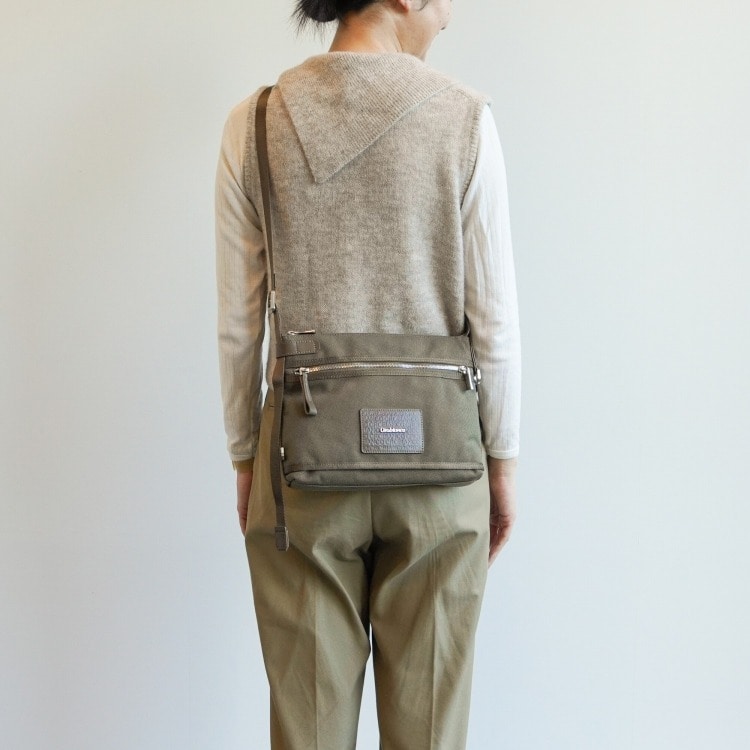 【セール価格】Orobianco/オロビアンコ ピオニエーレ ショルダーバッグ 92931 01:ブラック ショルダーバッグ ヨコ