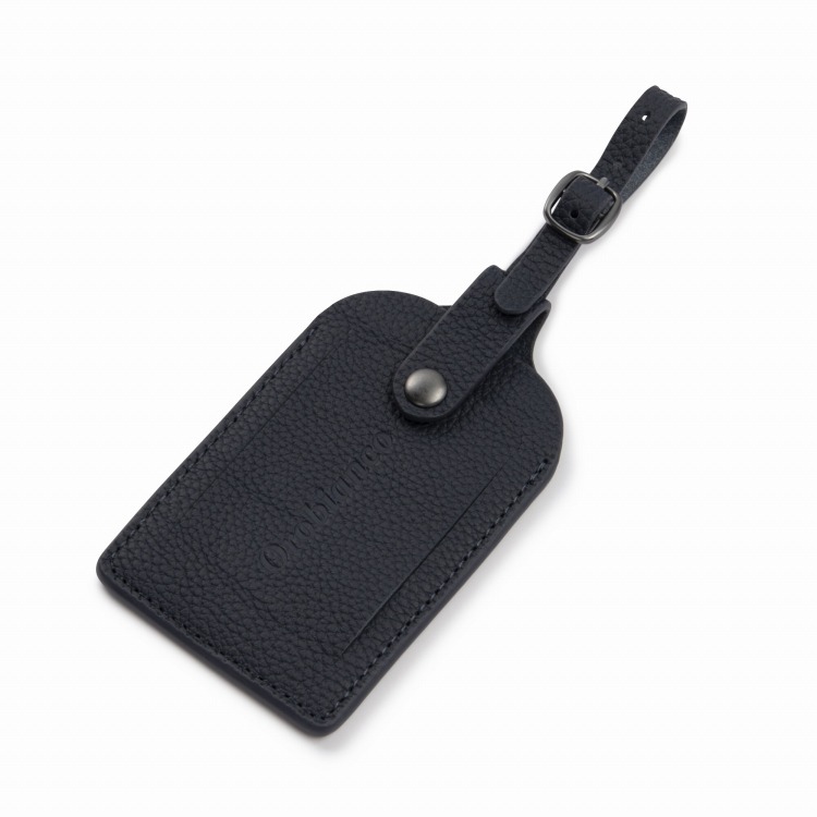 本体カラーによって異なるラゲージタグが付属