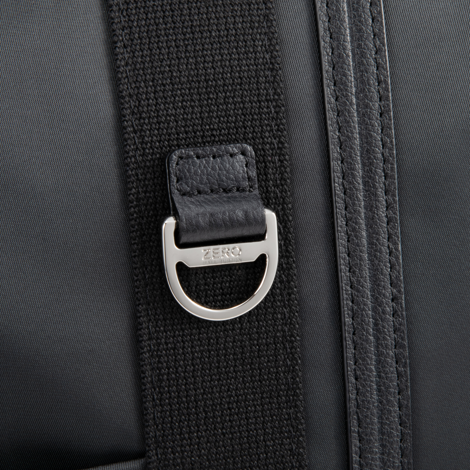 【ゼロハリバートン】UE Collection カジュアルバッグ ボストンバッグ Boston Bag A4 81757 01:ブラック ボストンバッグ