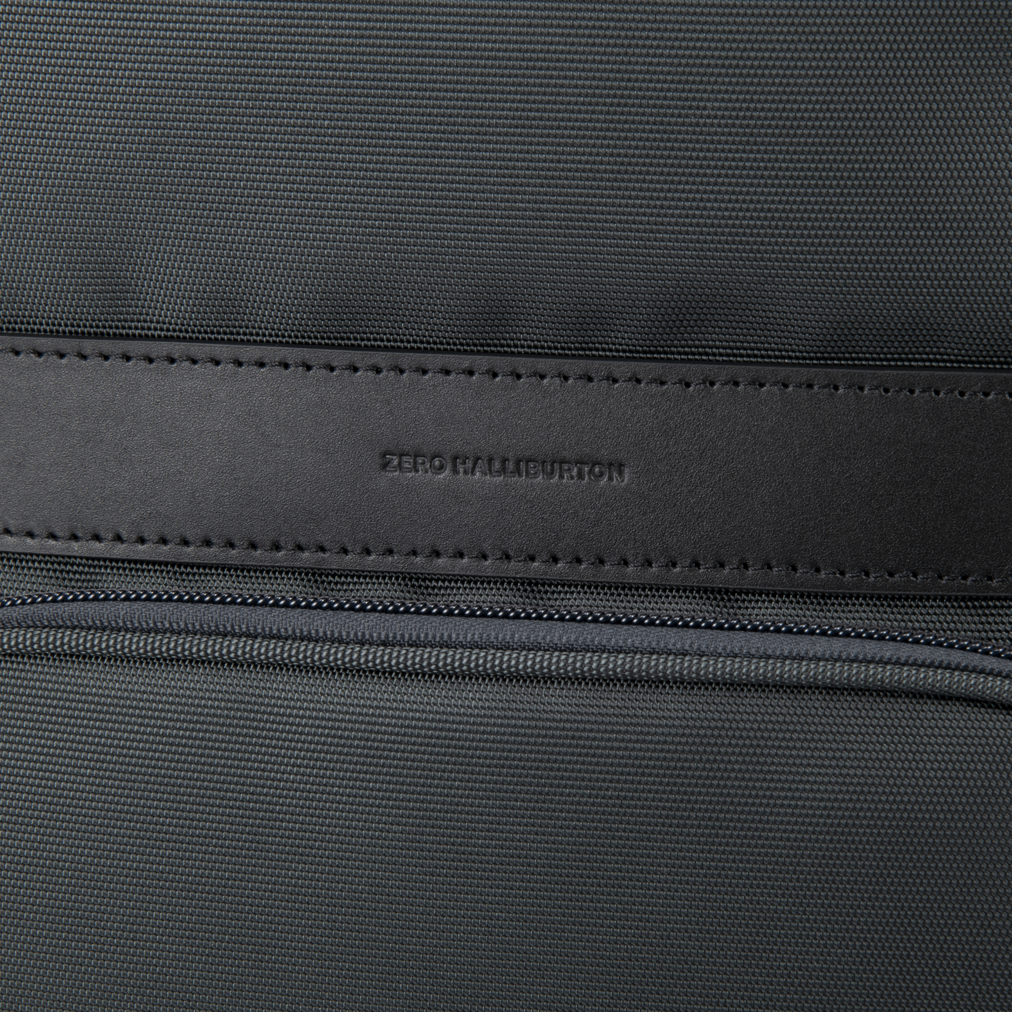 【ゼロハリバートン】ZEST3 ゼスト バックパック 拡張 Expandable Medium Backpack B4/15.6" PC 81731 01:ブラック バックパックM