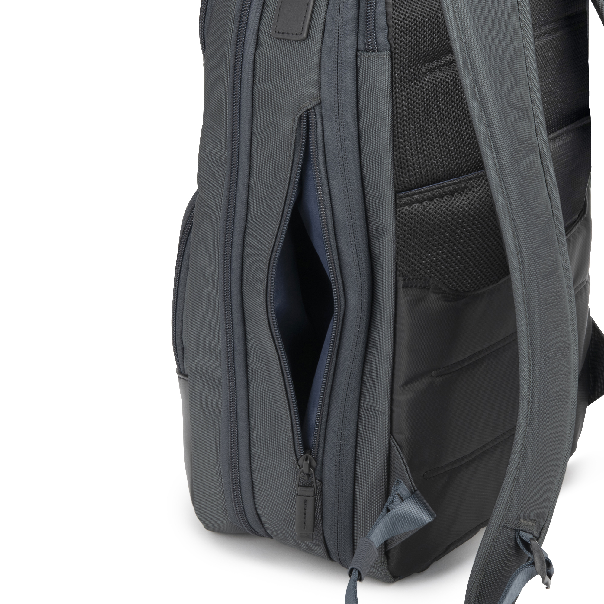 【ゼロハリバートン】ZEST3 ゼスト バックパック 拡張 Expandable Medium Backpack B4/15.6" PC 81731 01:ブラック バックパックM