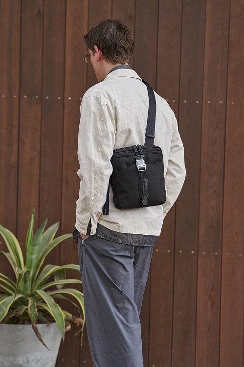 【ゼロハリバートン】ZERO ZLM/ショルダーバッグ ビジネスバッグ カジュアルバッグ Small Shoulder Bag 送料無料 81511 01:ブラック ショルダーバッグS