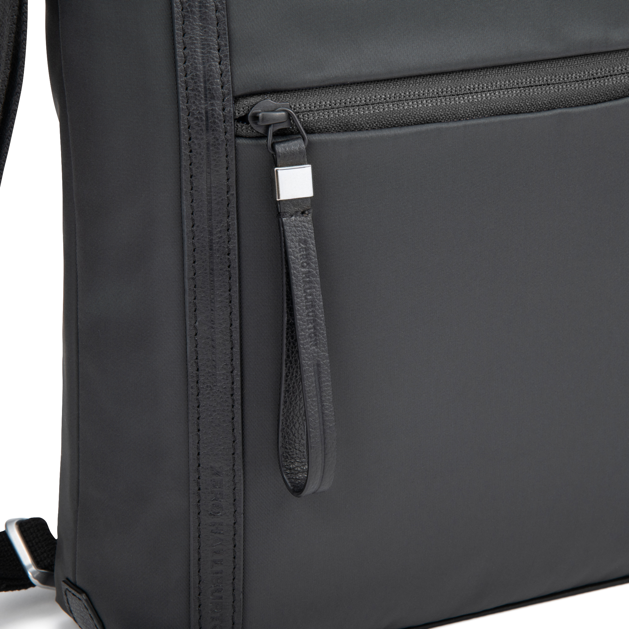 【ゼロハリバートン】UE Collection カジュアルバッグ ショルダーバッグ Vertical Square Shoulder B5 81753 01:ブラック ショルダーバッグ