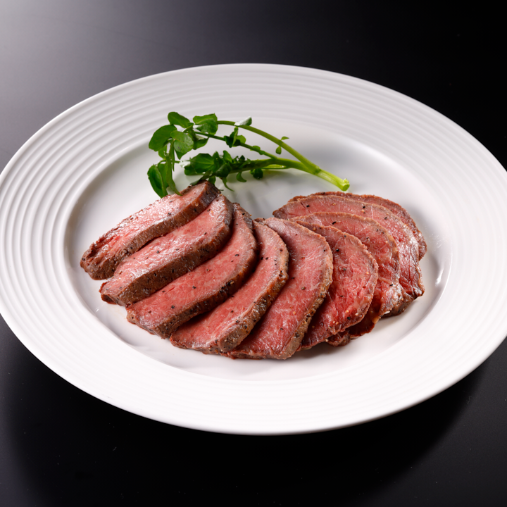 銀座吉澤 黒毛和牛雌牛ローストビーフ(モモ)300g x 2個【4~6人前】【送料込み】