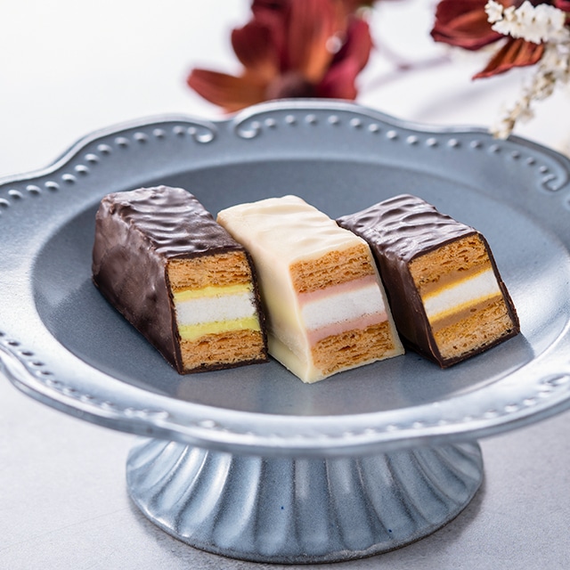 お歳暮 クリスマス 2025 焼き菓子 お菓子 スイーツ 贈り物 ギフト 千疋屋 パティスリー銀座千疋屋 【冬季限定】銀座ミルフィーユ15個