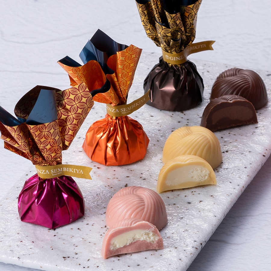 お歳暮 クリスマス 2025 チョコレート お菓子 スイーツ 贈り物 ギフト 千疋屋 パティスリー銀座千疋屋 銀座ボンボンショコラ（クリスマス2缶セット）