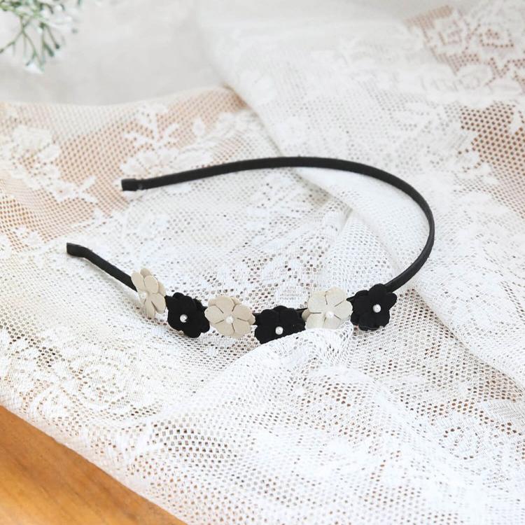 ブラック×アイボリー