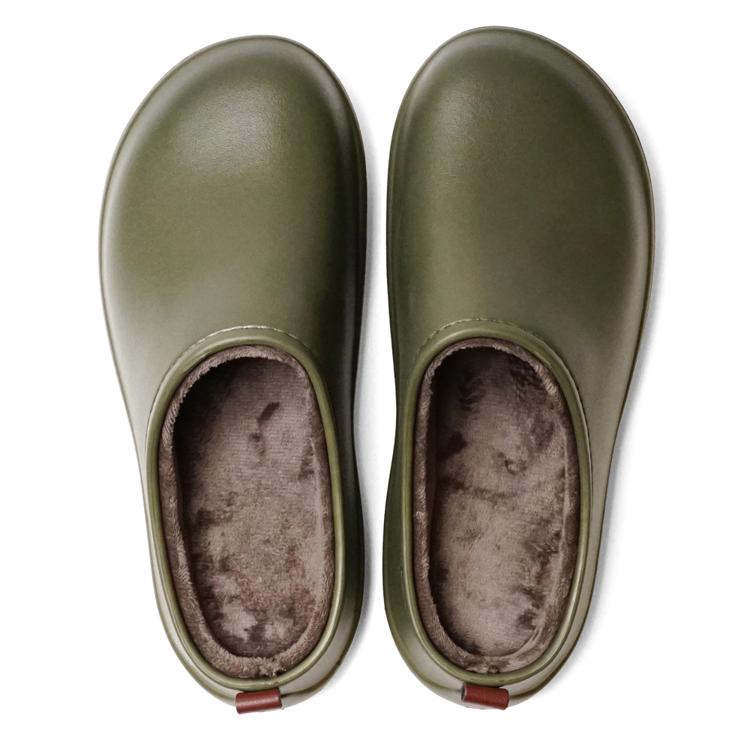 オリーブグリーン