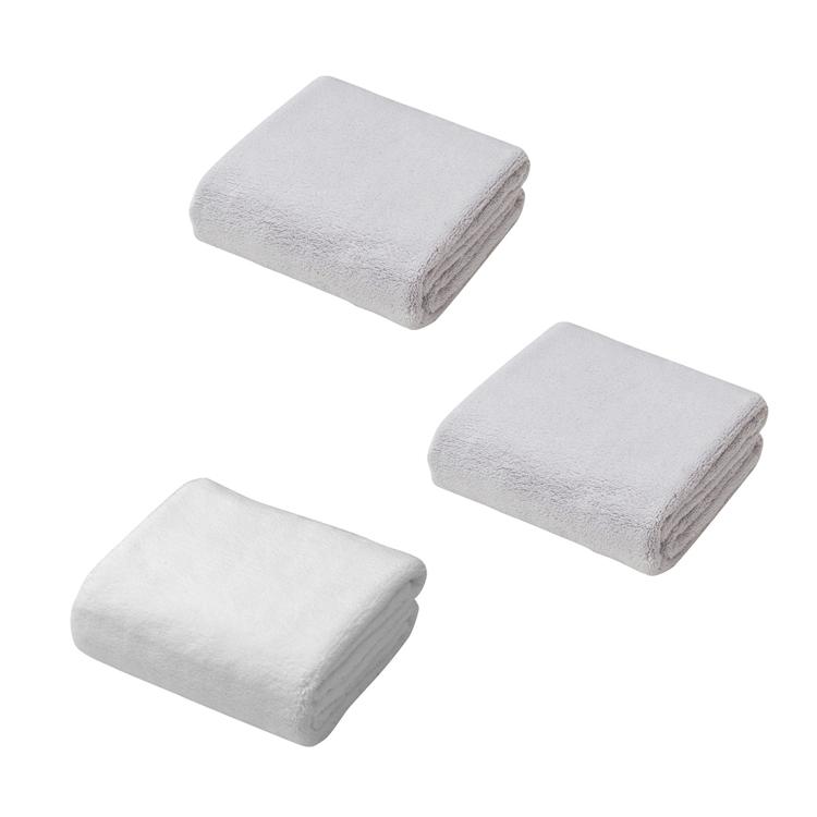 グレー×グレー×ホワイト