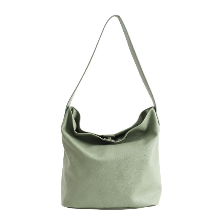 ライトグリーン