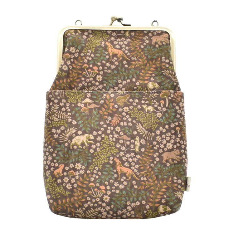 森と動物.ブラウン