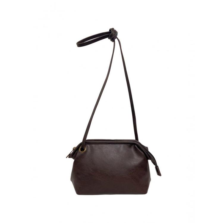 ダークブラウン