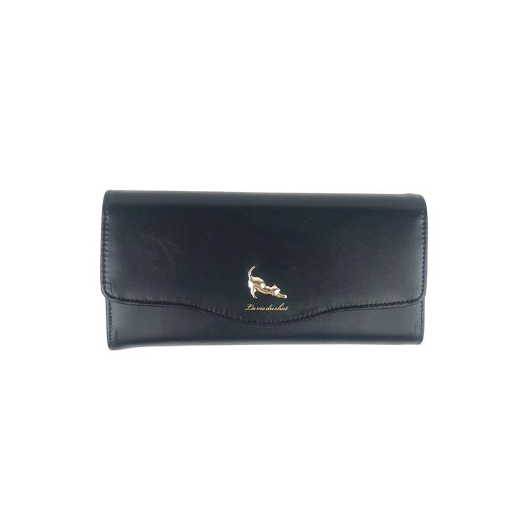 伸び猫ブラック