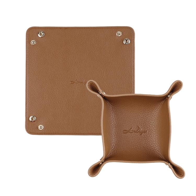 ライトブラウン