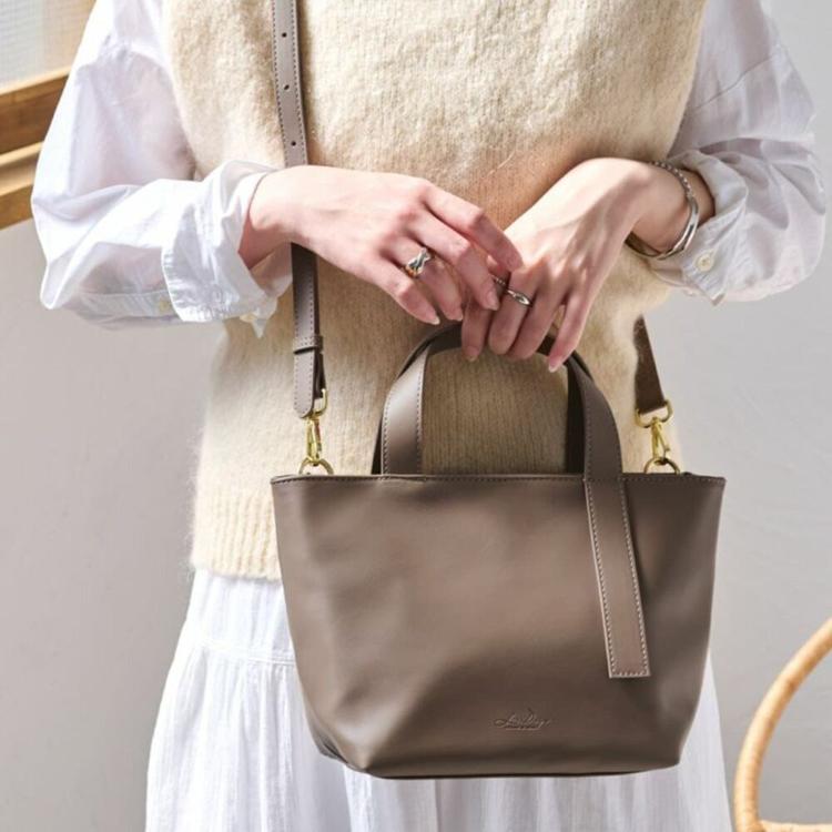 ダークグレーベージュ