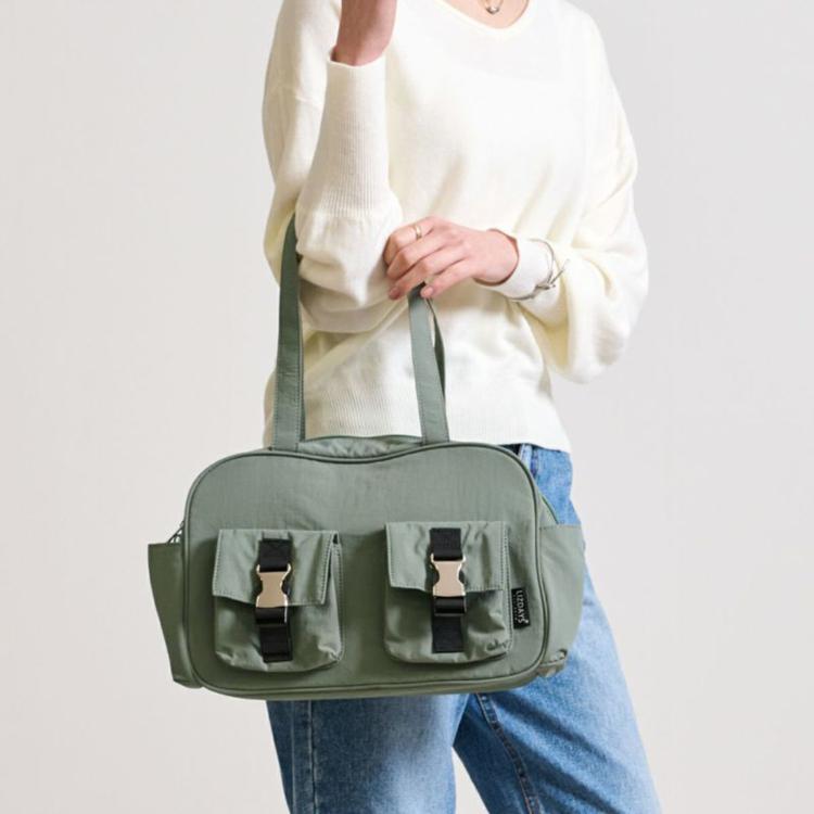 スモークカーキ