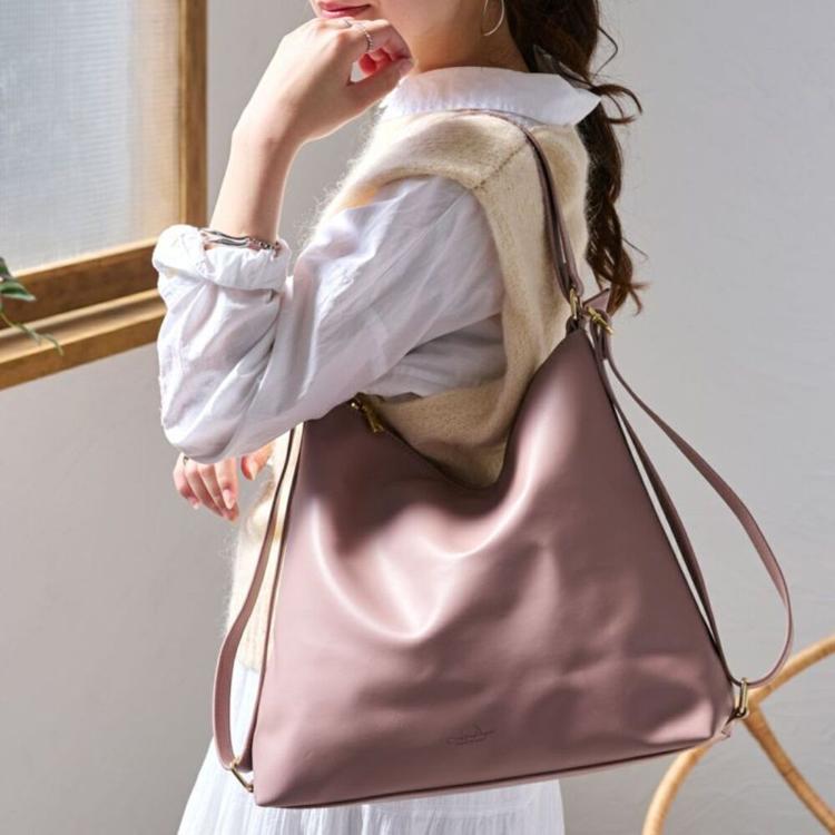 サーモンピンク