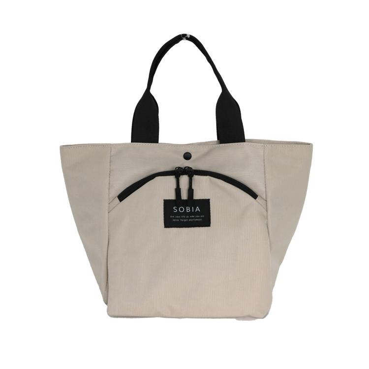 ライトベージュ