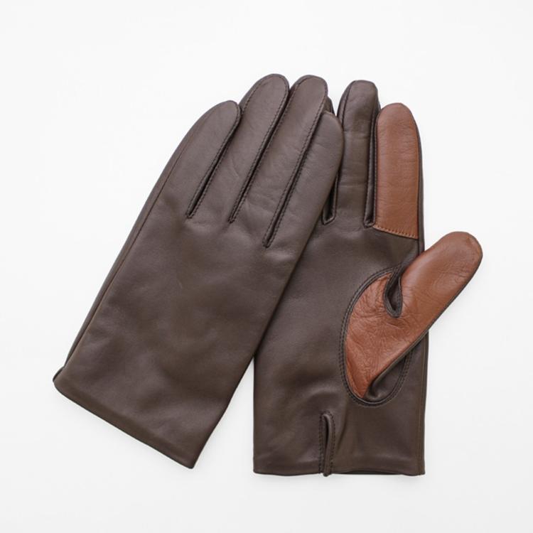 ダークブラウン