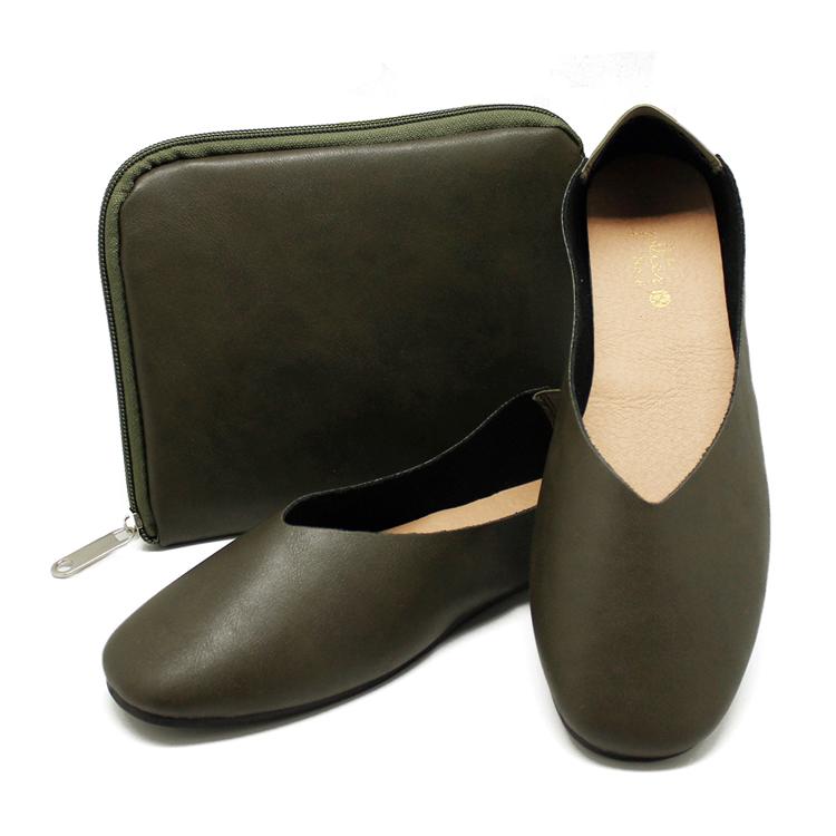 オリーブグリーン